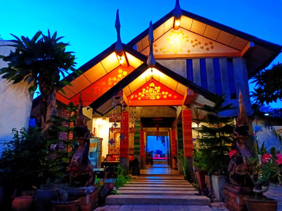Sofa Gallery Hotel Nong Khai Esterno foto