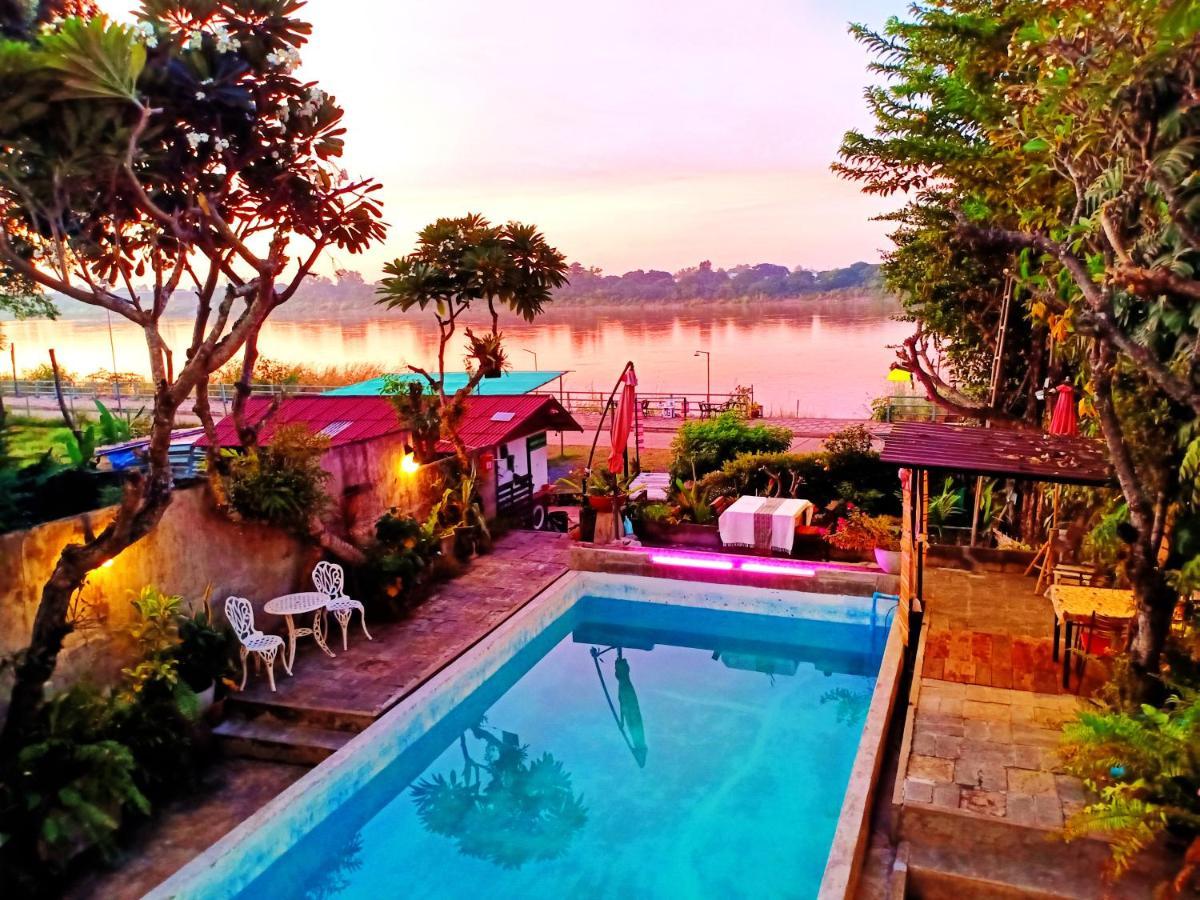 Sofa Gallery Hotel Nong Khai Esterno foto