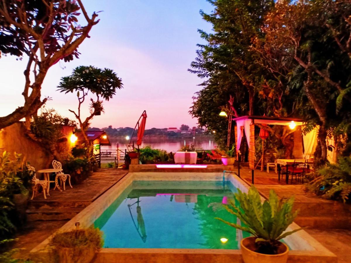 Sofa Gallery Hotel Nong Khai Esterno foto