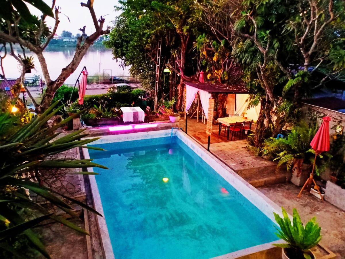 Sofa Gallery Hotel Nong Khai Esterno foto